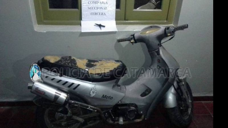 Demoran dos adolescentes y secuestran una moto robada