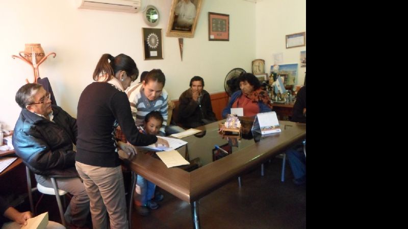 Entrega de pensiones no contributivas a varios beneficiarios