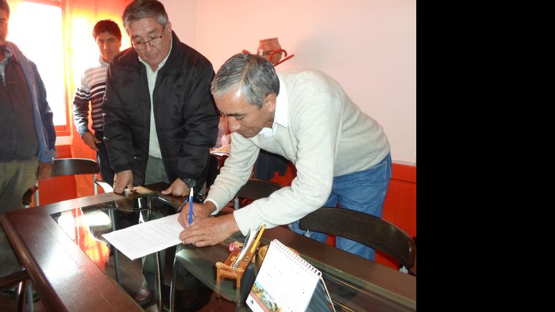 León Mendoza otorgó un aumento del 30% para municipales