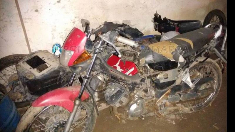 Aprehenden a un joven y secuestran una moto y gran cantidad de motopartes