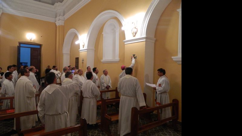 Dedicación del templo y consagración del altar en la Casa de Retiros Emaús