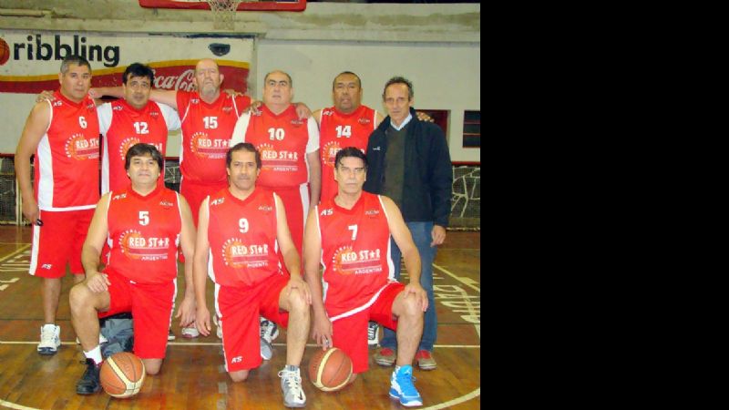 Red Star venció a Ribeiro y forzó el 3er. juego en Sénior