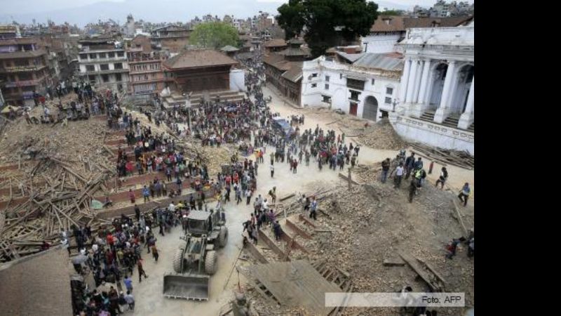 Ya son más de 7000 los muertos por el terremoto en Nepal