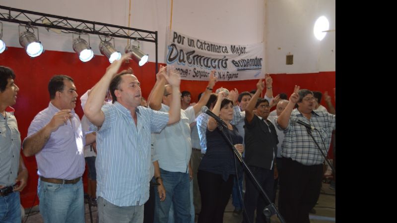 Mera se divorció y se lanzó