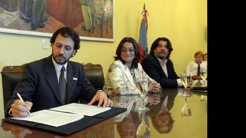 El Gobierno firmó convenio con el SEDRONAR