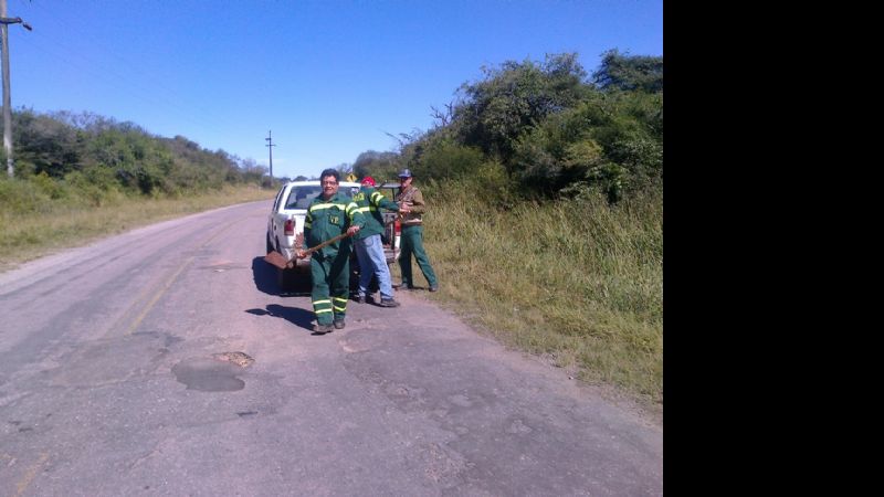Continúa el “raro” bacheo en la ruta 42