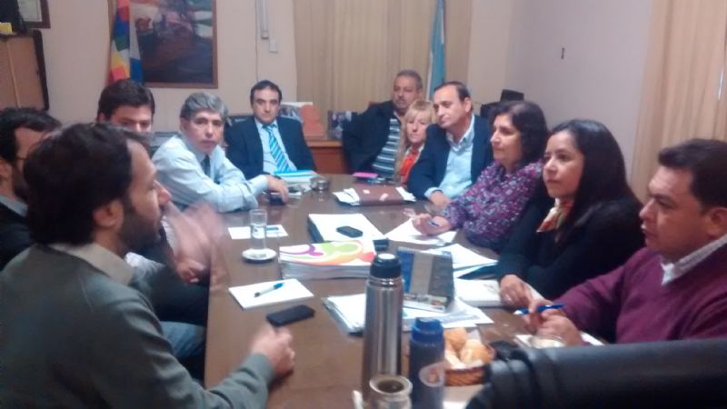 Comenzó el trabajo conjunto entre el SEDRONAR y Educación