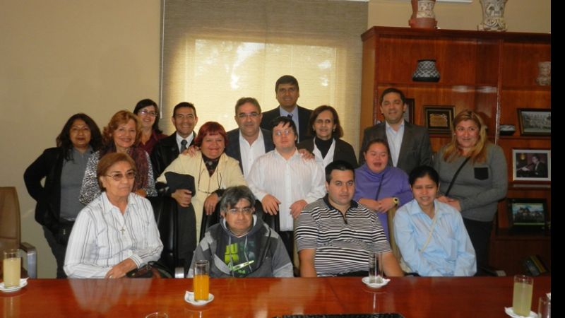 Egresados practicantes de APANE recibieron becas de trabajo