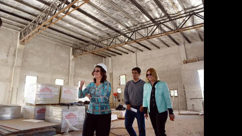 La Gobernadora recorrió escuelas en construcción