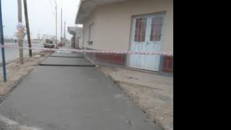 Siguen las quejas por las veredas inconclusas