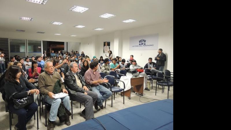 Foro de “La Calle” sobre los “Modelos políticos en disputa”