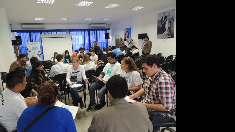 Foro de “La Calle” sobre los “Modelos políticos en disputa”