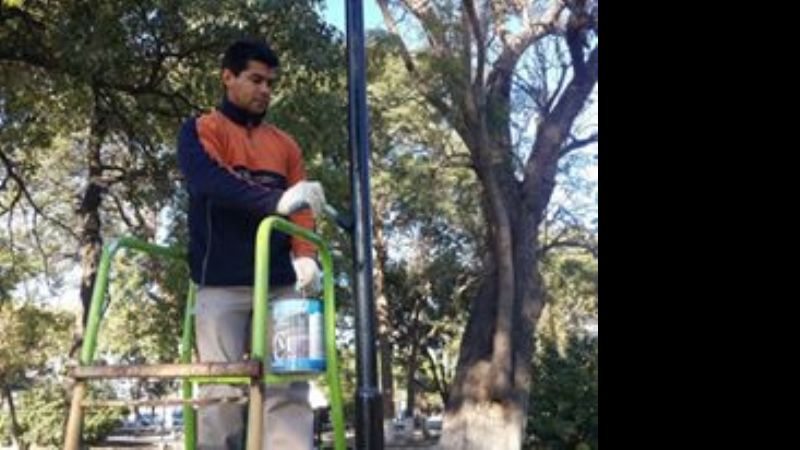 Trabajos de mantenimiento en plaza de San Isidro