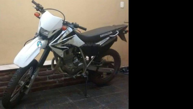 Detienen  a un hombre y recuperan una moto