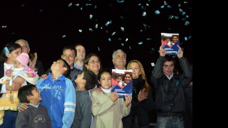 Lucía entregó viviendas a más de 20 familias de Los Altos