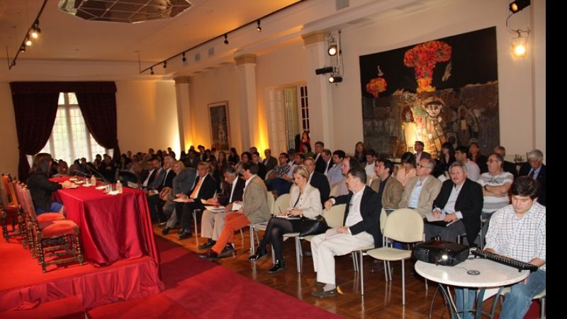 Se presenta el Poncho 2015 en Buenos Aires