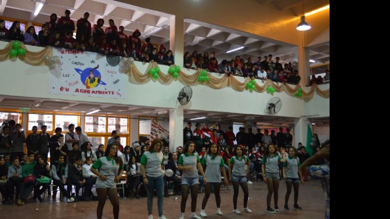 Mera lanzó las Brigadas Verdes en la Escuela José Cubas de Valle Viejo