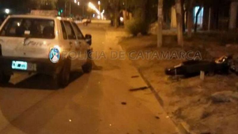 Choque entre un auto y una moto en el norte de la Capital