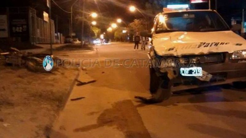 Choque entre un auto y una moto en el norte de la Capital