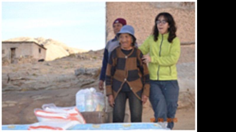 Entregan elementos de primea necesidad para pobladores de Minas Capillitas