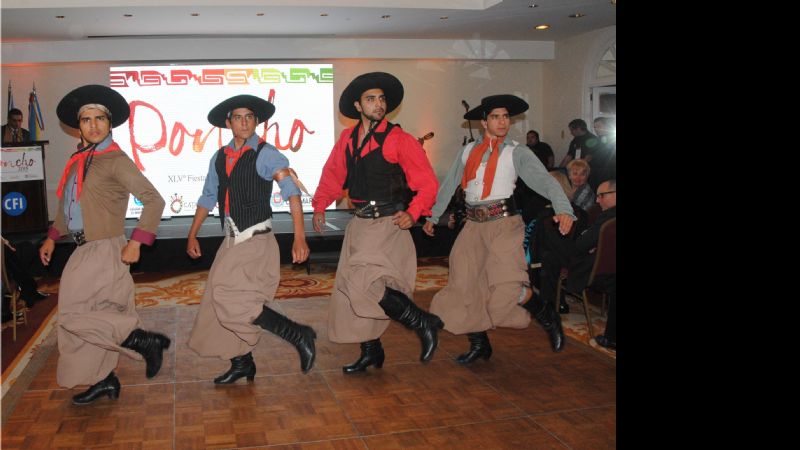 Catamarca presentó la Fiesta del Poncho 2015 en Buenos Aires