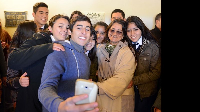 La Gobernadora inauguró edificio escolar en Guayamba