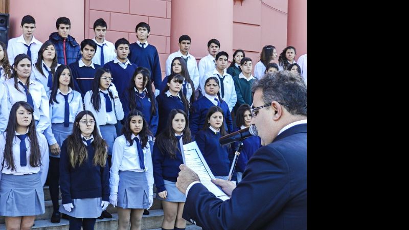 Jóvenes y niños del SEM realizaron la promesa a la bandera
