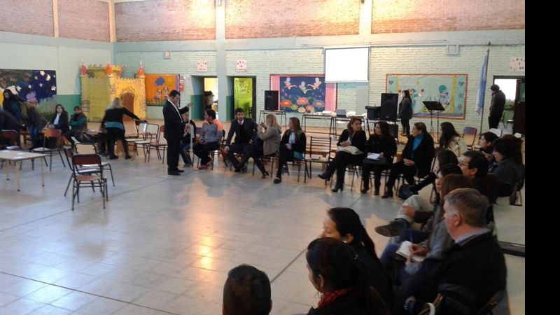 Taller para mejorar la convivencia en la Escuela Municipal Nº 2