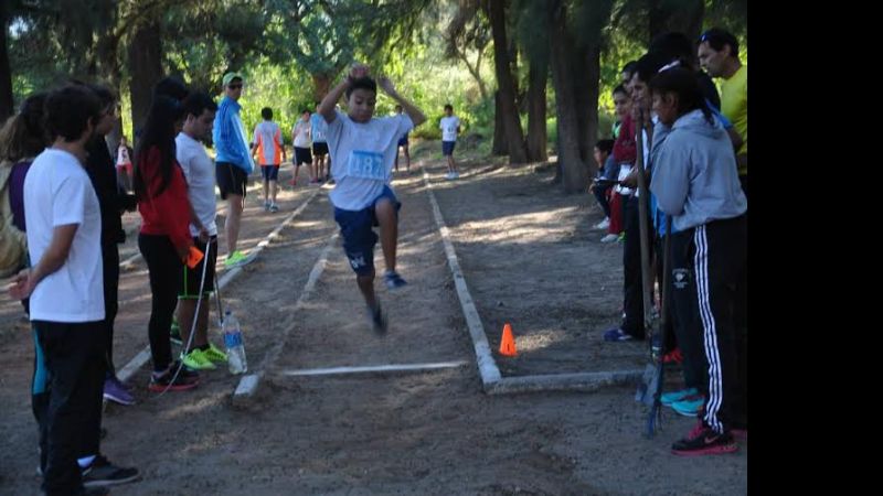 Exitosos torneo de pista y campo en “Homenaje a Felipe Varela”