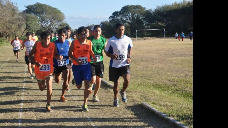 Exitosos torneo de pista y campo en “Homenaje a Felipe Varela”