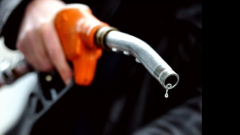 Aranguren confirmó que no habrá más aumentos de combustibles este año