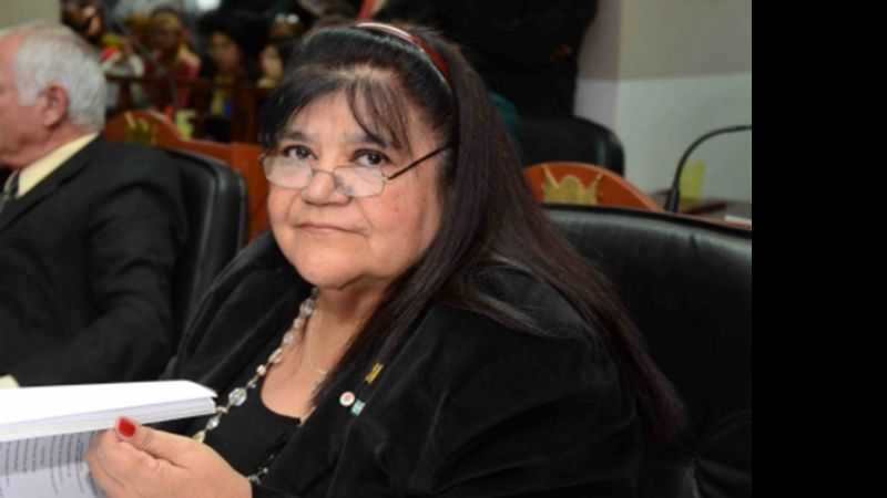 Diputada amenaza con pegar el portazo en el FCS