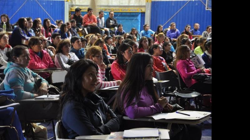 Exitoso curso de actualización de gimnasia rítmica