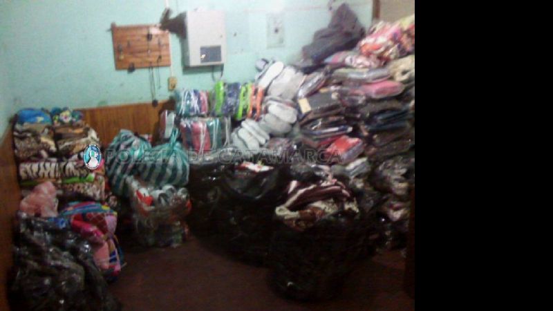 Secuestran gran cantidad de ropa y otros elementos en La Paz