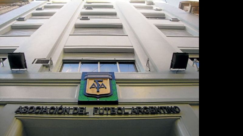 Servini de Cubría designó veedores por la ruta del dinero en AFA