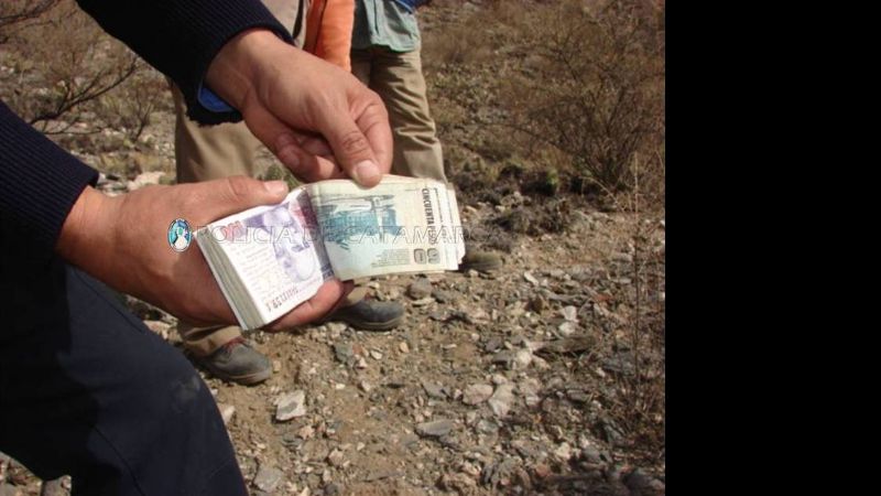 Encuentran $50.000 enterrados en Santa María
