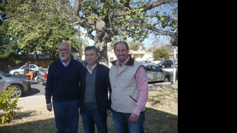 Guzmán se cortó solo y se reunió con Macri