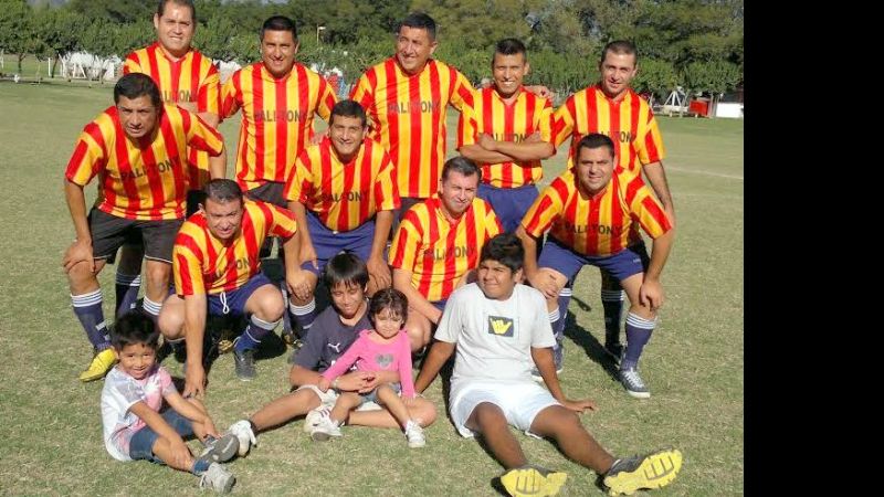 Policía firmes y Informática/Salud solitarios escoltas, en Maxi