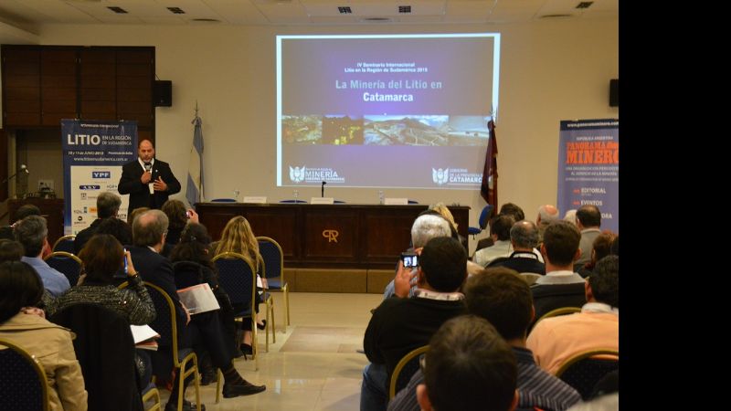 La minería debatió sobre la trascendencia del litio para el desarrollo sustentable
