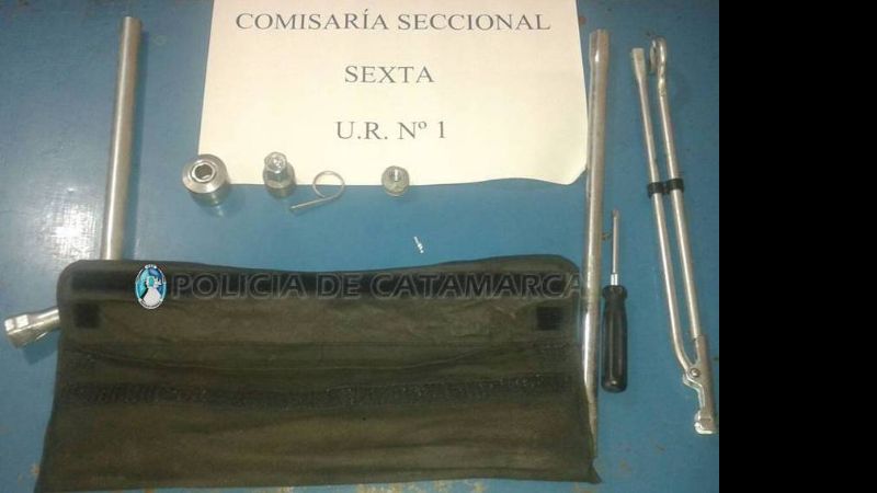 Arrestan a tres jóvenes con elementos robados