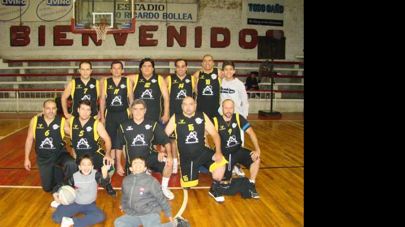 Con partidos de la Cat. Súper sigue esta noche el maxibásquetbol