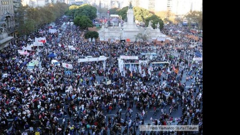 El país marcha contra la violencia de género