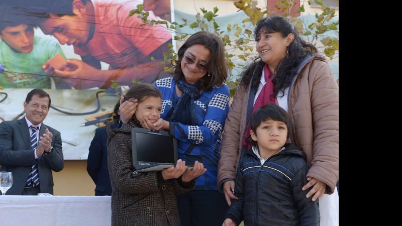 Lucía entregó viviendas a otras 40 familias tinogasteñas