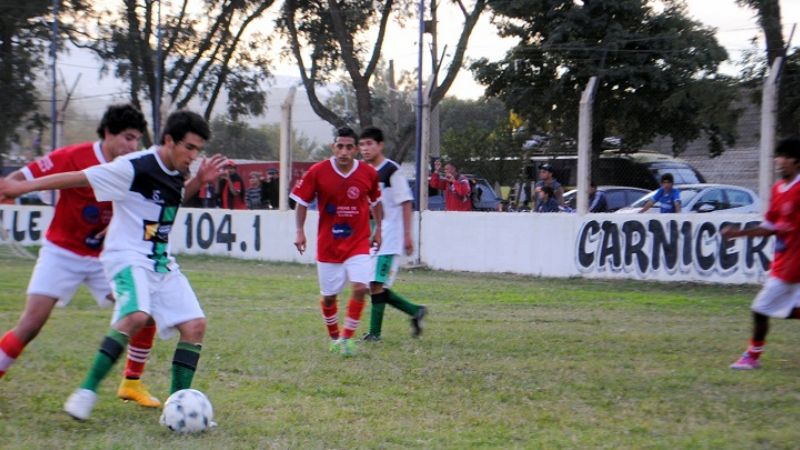 Independiente llegó a la punta con goleada sobre San Martín