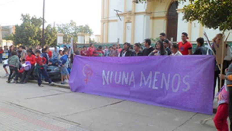 Páez dividió a Andalgalá y monopolizó la marcha #NiUnaMenos