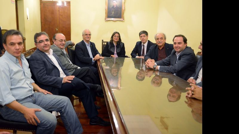 Dirigentes políticos visitaron a la Gobernadora