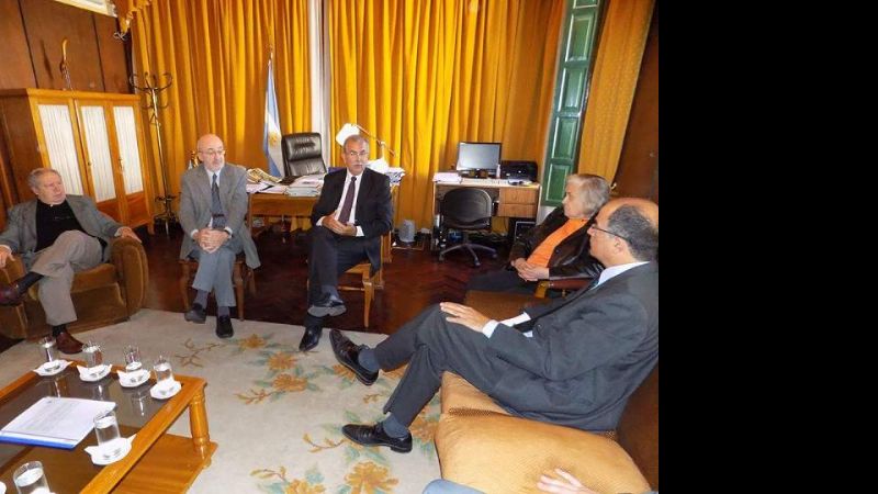 Denett, con la Corte de Justicia