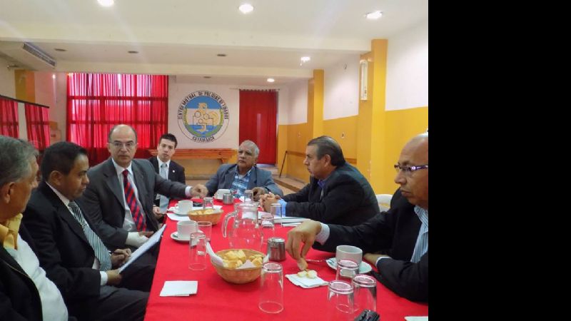 Denett se reunió con los policías retirados