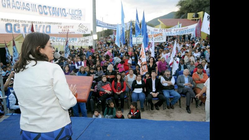 La Gobernadora entregó viviendas en FME