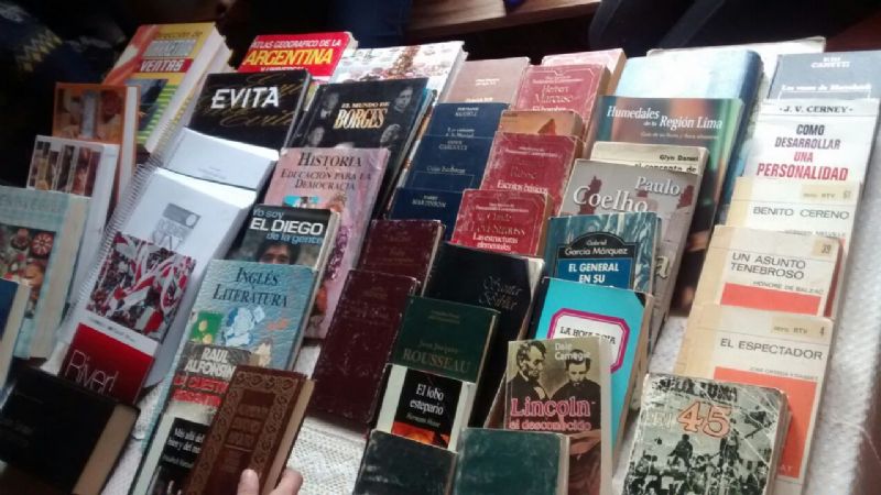 Reeditan la feria del libro usado